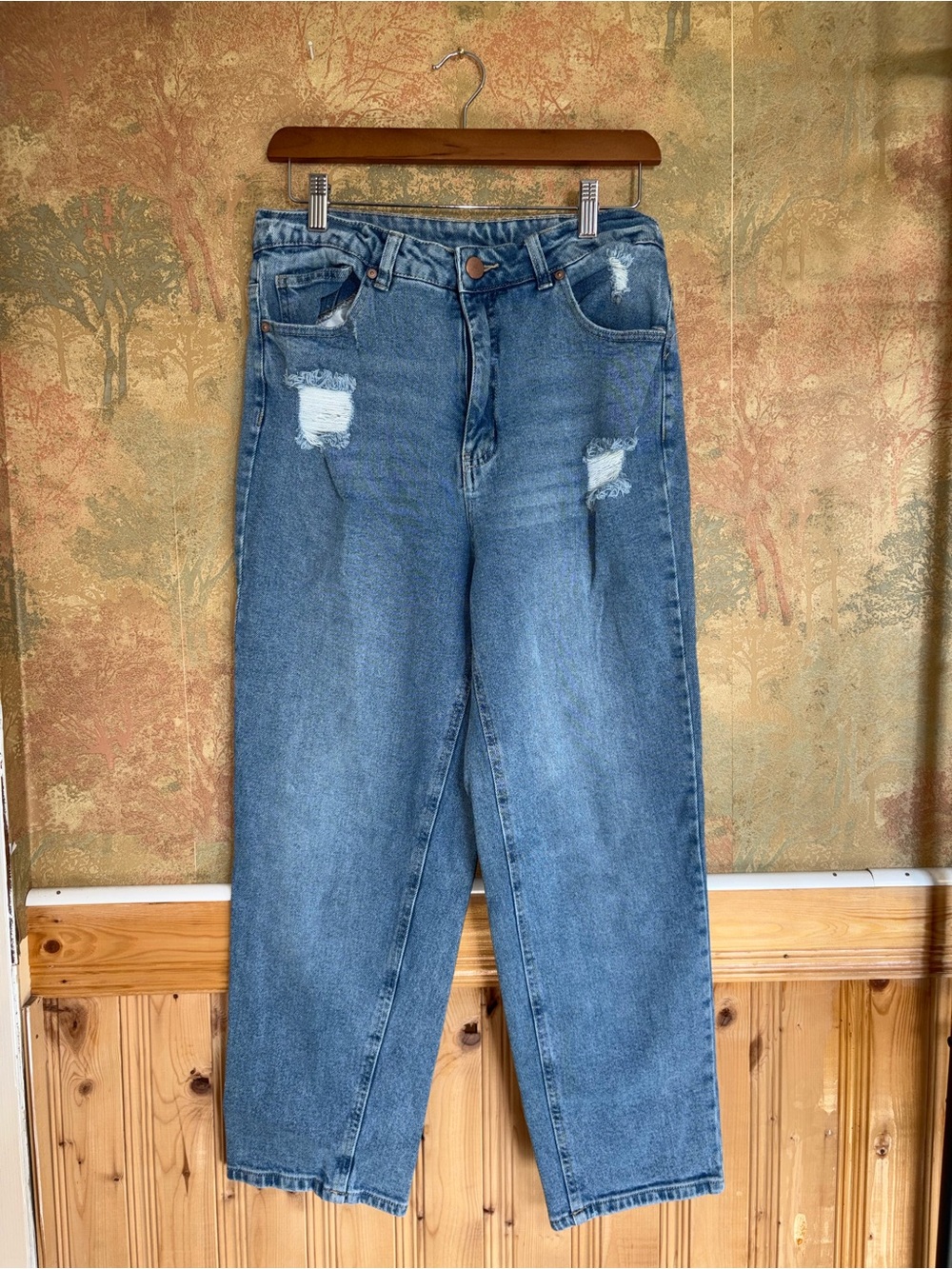 No Boundaries | Distressed Jeans